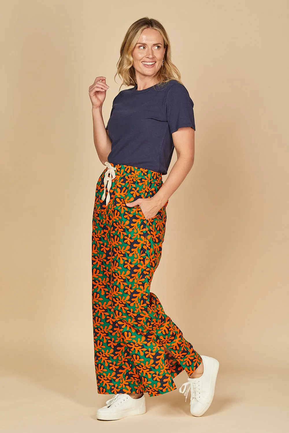 Breezy Elastic Waist Pant in Nemo