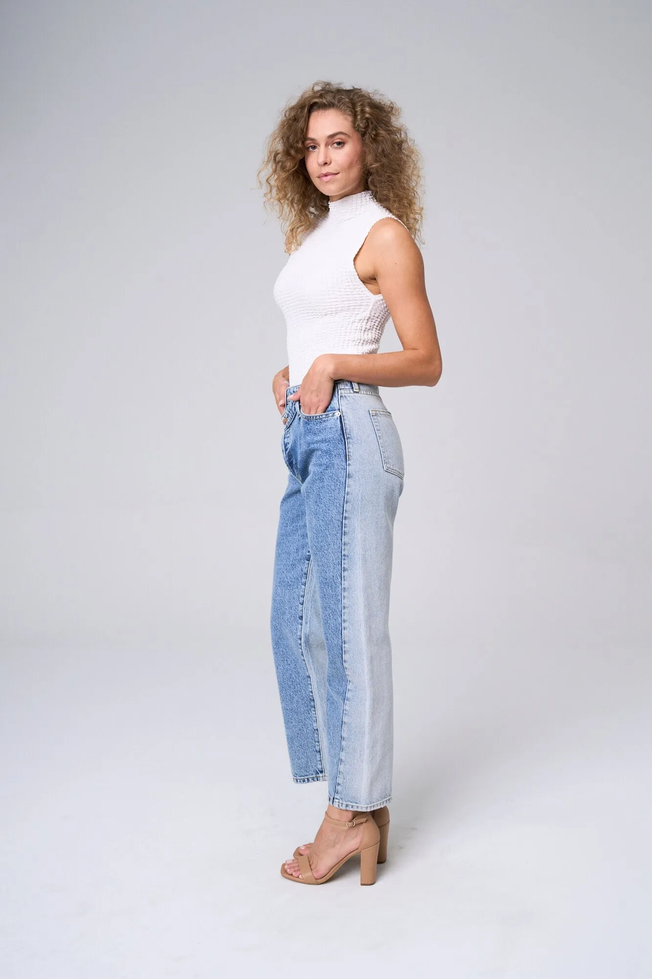 HIGH RISE CRISS CROSS WIDE STRAIGHT JEANS IN LIGHT TWO TONE / SP-P12235TT